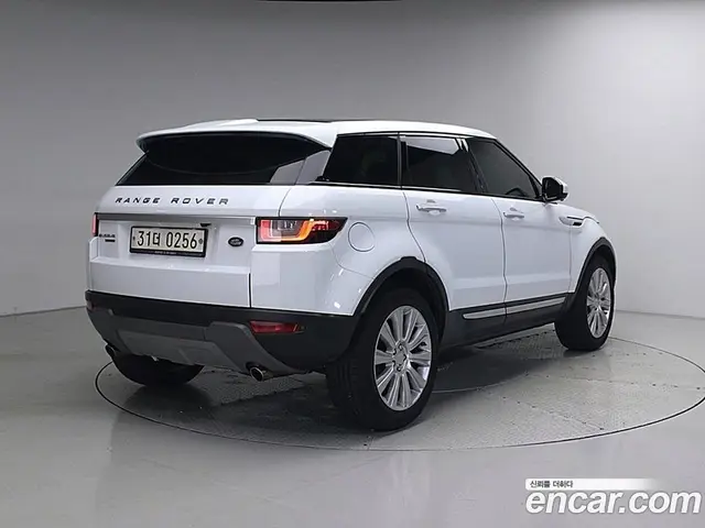 Land Rover Range Rover Evoque 2016 2.0 автомат (гидро), миниатюра 3 Land Rover Range Rover Evoque 2016 2.0 автомат (гидро), миниатюра 3