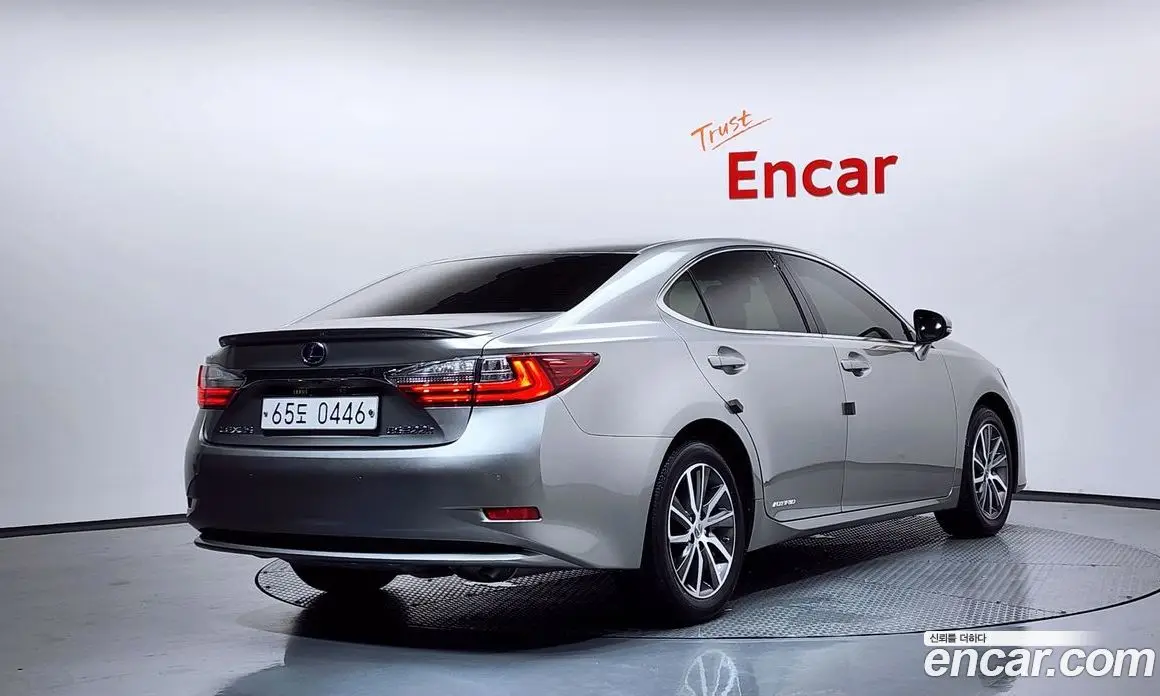 Lexus ES 2016 2.5 автомат (гидро), фото 2 Lexus ES 2016 2.5 автомат (гидро), фото 2