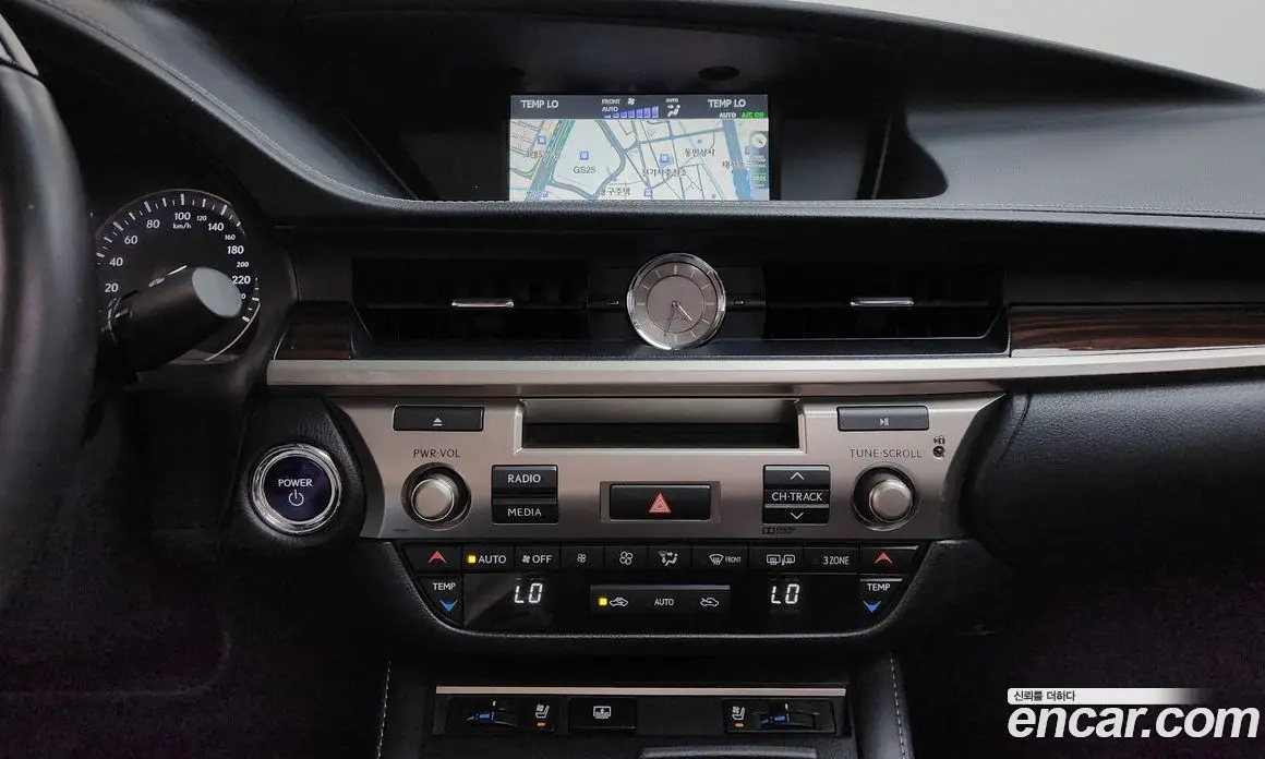 Lexus ES 2016 2.5 автомат (гидро), фото 13 Lexus ES 2016 2.5 автомат (гидро), фото 13