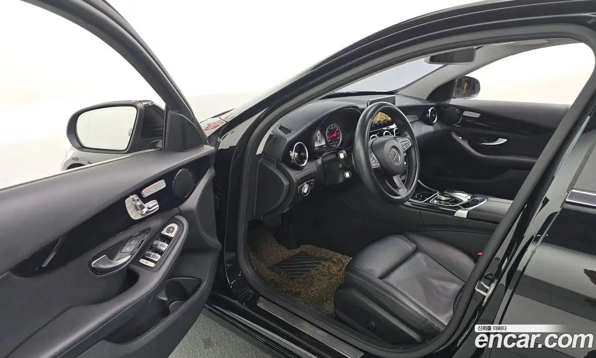 Mercedes-Benz C-Class 2018 2.0 автомат (гидро), фото 10 Mercedes-Benz C-Class 2018 2.0 автомат (гидро), фото 10