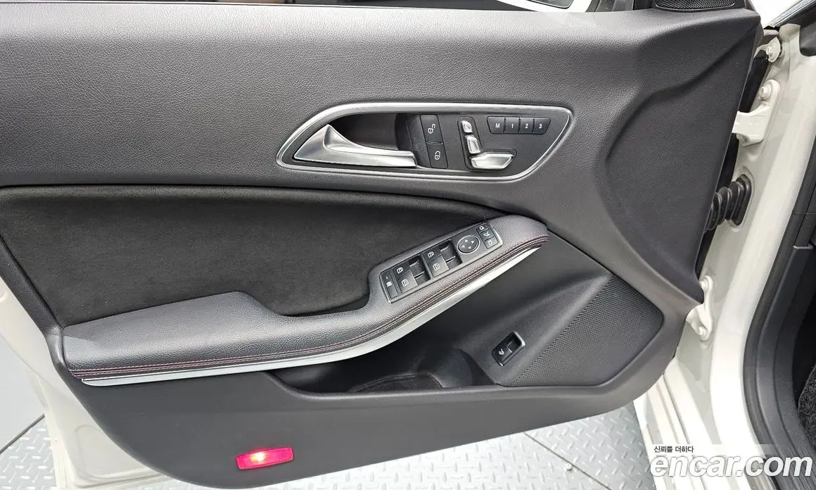 Mercedes-Benz CLA-Class 2017 2.0 автомат (гидро), фото 14 Mercedes-Benz CLA-Class 2017 2.0 автомат (гидро), фото 14