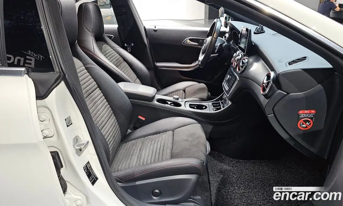 Mercedes-Benz CLA-Class 2017 2.0 автомат (гидро), фото 16 Mercedes-Benz CLA-Class 2017 2.0 автомат (гидро), фото 16