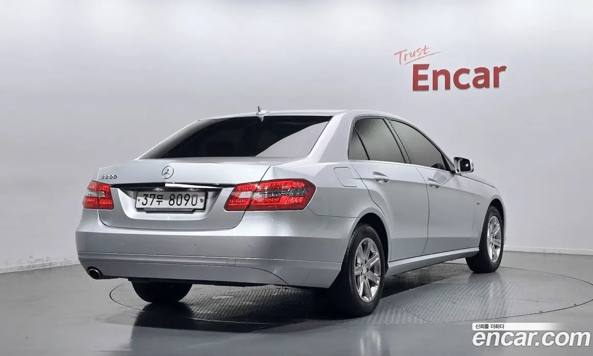 Mercedes-Benz E-Class 2012 1.8 автомат (гидро), фото 2 Mercedes-Benz E-Class 2012 1.8 автомат (гидро), фото 2