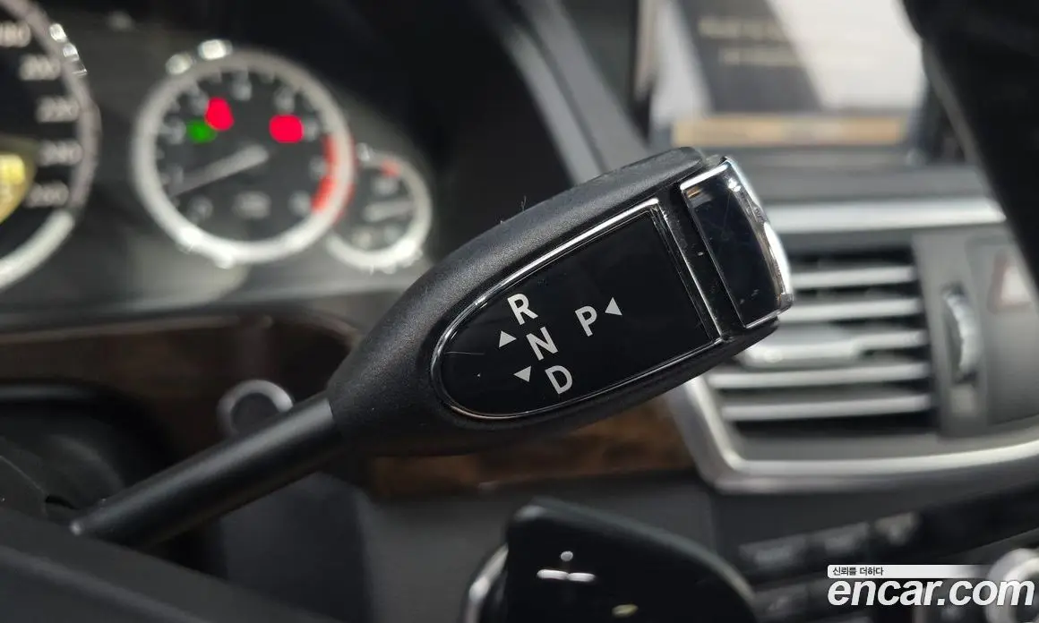 Mercedes-Benz E-Class 2012 1.8 автомат (гидро), фото 9 Mercedes-Benz E-Class 2012 1.8 автомат (гидро), фото 9