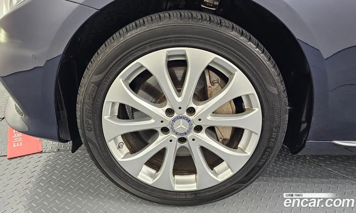 Mercedes-Benz E-Class 2016 2.0 автомат (гидро), фото 5 Mercedes-Benz E-Class 2016 2.0 автомат (гидро), фото 5