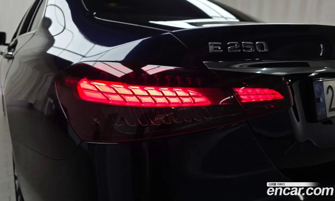 Mercedes-Benz E-Class 2022 2.0 автомат (гидро), фото 8