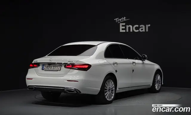 Mercedes-Benz E-Class 2023 2.0 автомат (гидро), миниатюра 1 Mercedes-Benz E-Class 2023 2.0 автомат (гидро), миниатюра 1