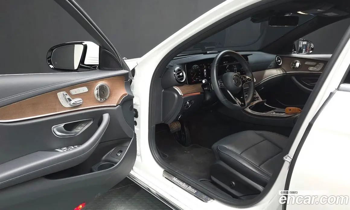 Mercedes-Benz E-Class 2023 2.0 автомат (гидро), фото 12 Mercedes-Benz E-Class 2023 2.0 автомат (гидро), фото 12