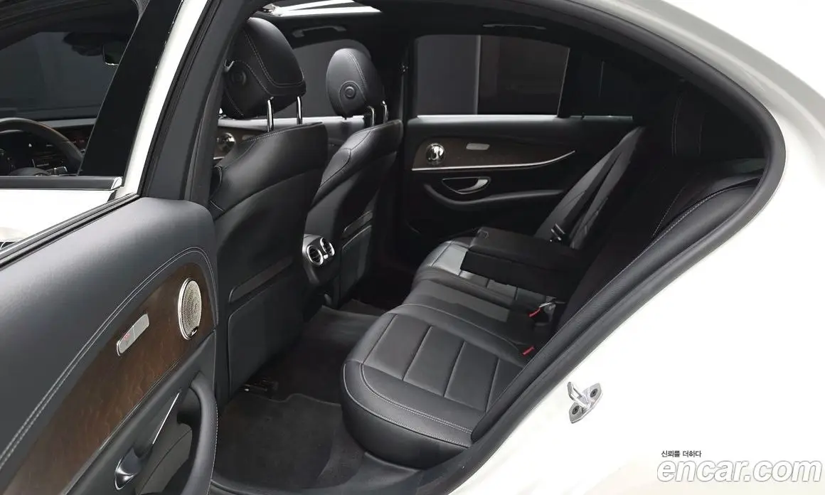 Mercedes-Benz E-Class 2023 2.0 автомат (гидро), фото 16 Mercedes-Benz E-Class 2023 2.0 автомат (гидро), фото 16