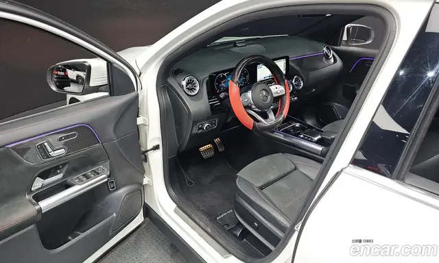 Mercedes-Benz GLA-Class 2023 2.0 автомат (гидро), миниатюра 12