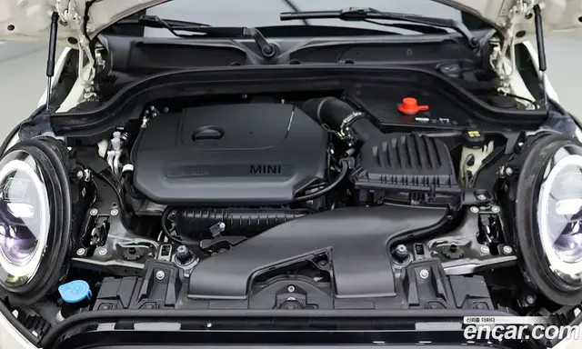 Mini Cooper Convertible 2022 1.5 автомат (гидро), миниатюра 6 Mini Cooper Convertible 2022 1.5 автомат (гидро), миниатюра 6
