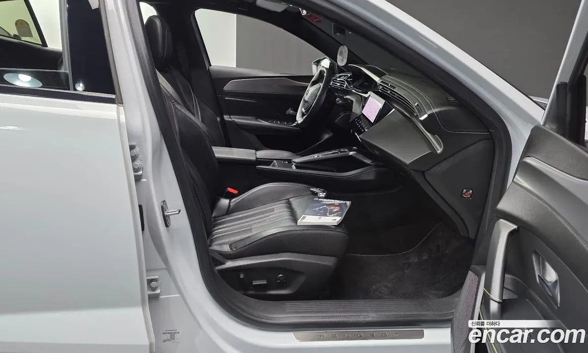 Peugeot 408 2024 1.2 автомат (гидро), фото 16