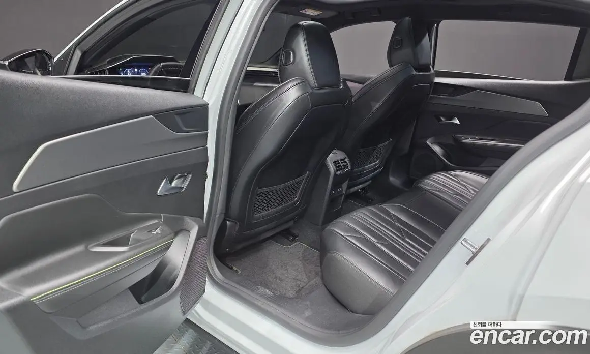 Peugeot 408 2024 1.2 автомат (гидро), фото 18