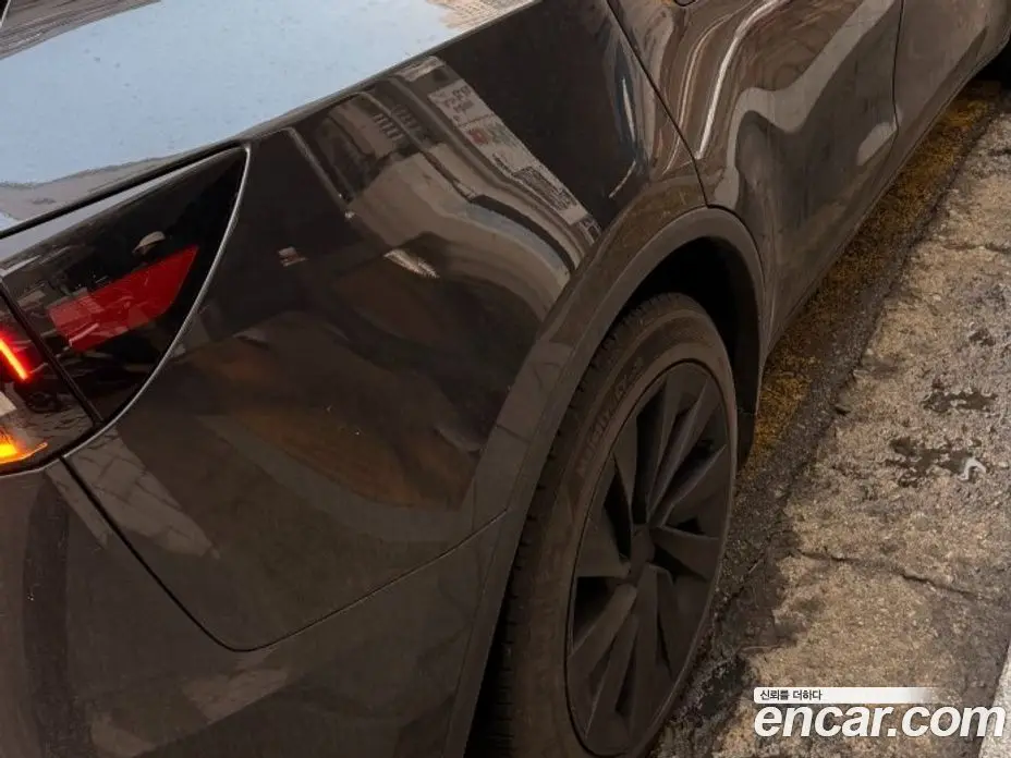 Tesla Model Y 2025 автомат (гидро), фото 4 Tesla Model Y 2025 автомат (гидро), фото 4