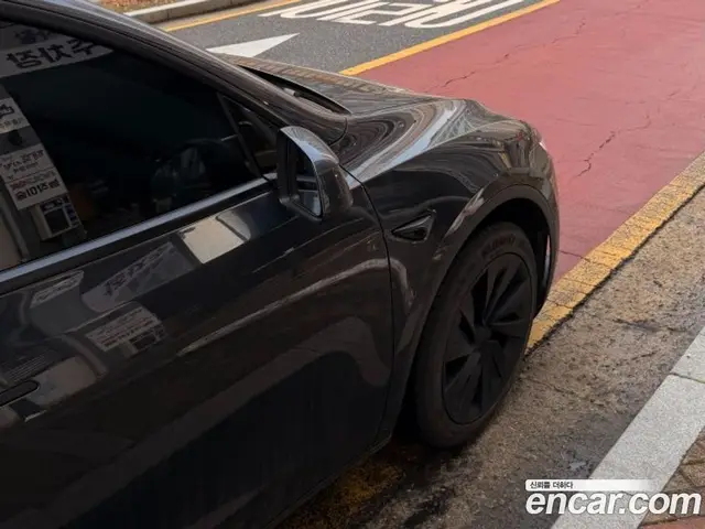 Tesla Model Y 2025 автомат (гидро), миниатюра 5 Tesla Model Y 2025 автомат (гидро), миниатюра 5
