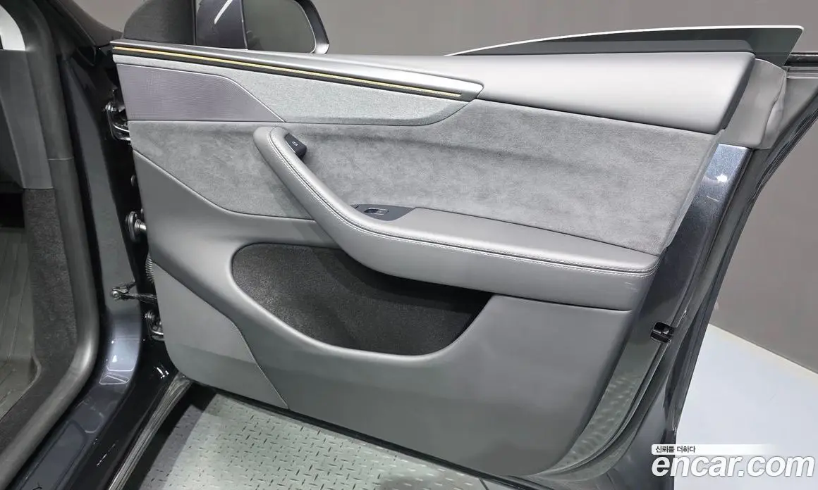Tesla Model Y 2025 0.2 автомат (гидро), фото 13 Tesla Model Y 2025 0.2 автомат (гидро), фото 13