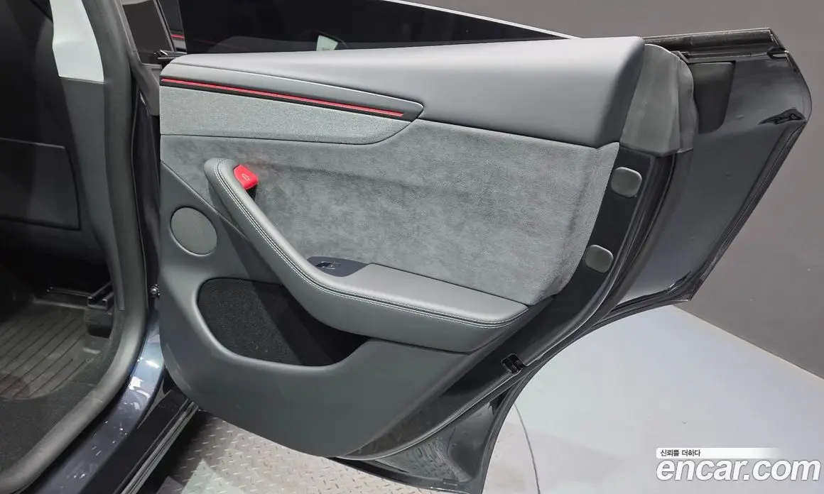Tesla Model Y 2025 0.2 автомат (гидро), фото 14 Tesla Model Y 2025 0.2 автомат (гидро), фото 14