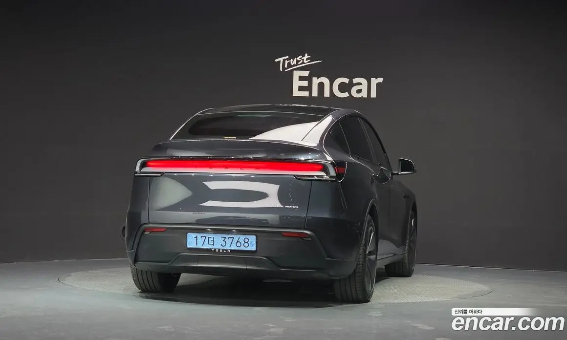 Tesla Model Y 2025 0.2 автомат (гидро), фото 3 Tesla Model Y 2025 0.2 автомат (гидро), фото 3