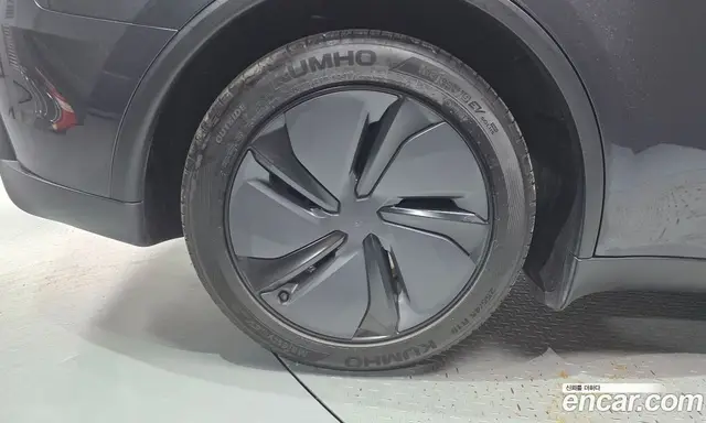 Tesla Model Y 2025 0.2 автомат (гидро), миниатюра 4 Tesla Model Y 2025 0.2 автомат (гидро), миниатюра 4
