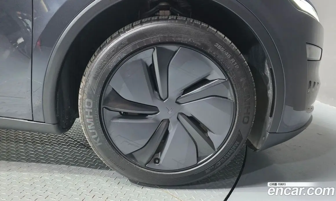 Tesla Model Y 2025 0.2 автомат (гидро), фото 6 Tesla Model Y 2025 0.2 автомат (гидро), фото 6