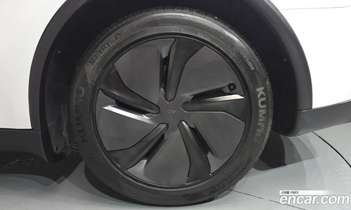 Tesla Model Y 2025 0.2 автомат (гидро), фото 6 Tesla Model Y 2025 0.2 автомат (гидро), фото 6