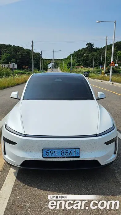 Tesla Model Y 2025 автомат (гидро), фото 1 Tesla Model Y 2025 автомат (гидро), фото 1