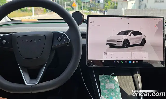 Tesla Model Y 2025 автомат (гидро), миниатюра 3 Tesla Model Y 2025 автомат (гидро), миниатюра 3