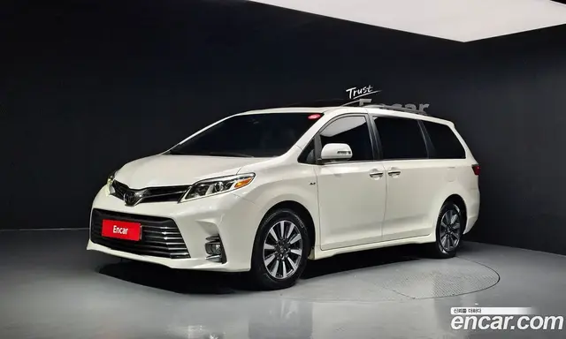 Toyota Sienna 2018 3.5 автомат (гидро), миниатюра 1 Toyota Sienna 2018 3.5 автомат (гидро), миниатюра 1