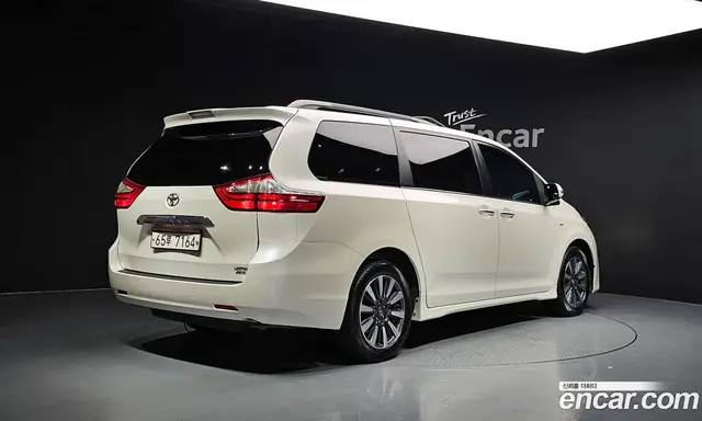 Toyota Sienna 2018 3.5 автомат (гидро), миниатюра 2 Toyota Sienna 2018 3.5 автомат (гидро), миниатюра 2