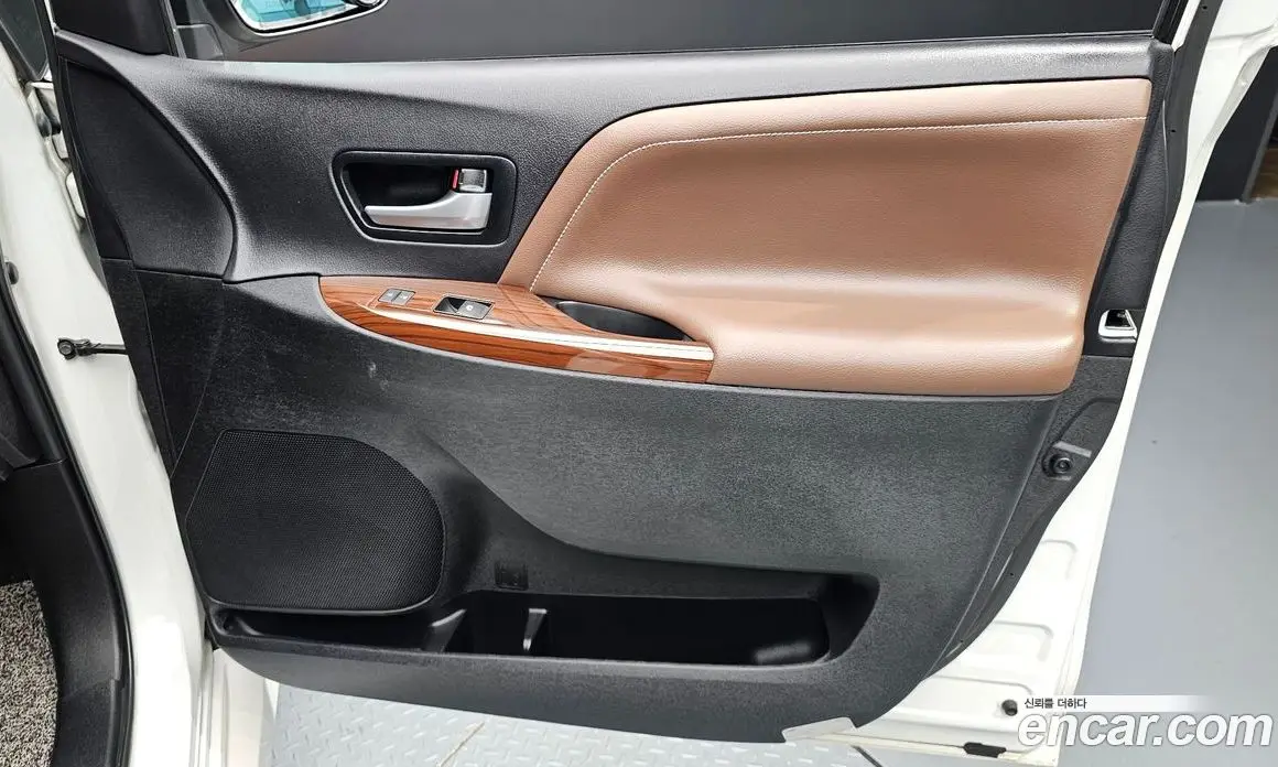 Toyota Sienna 2018 3.5 автомат (гидро), фото 14 Toyota Sienna 2018 3.5 автомат (гидро), фото 14