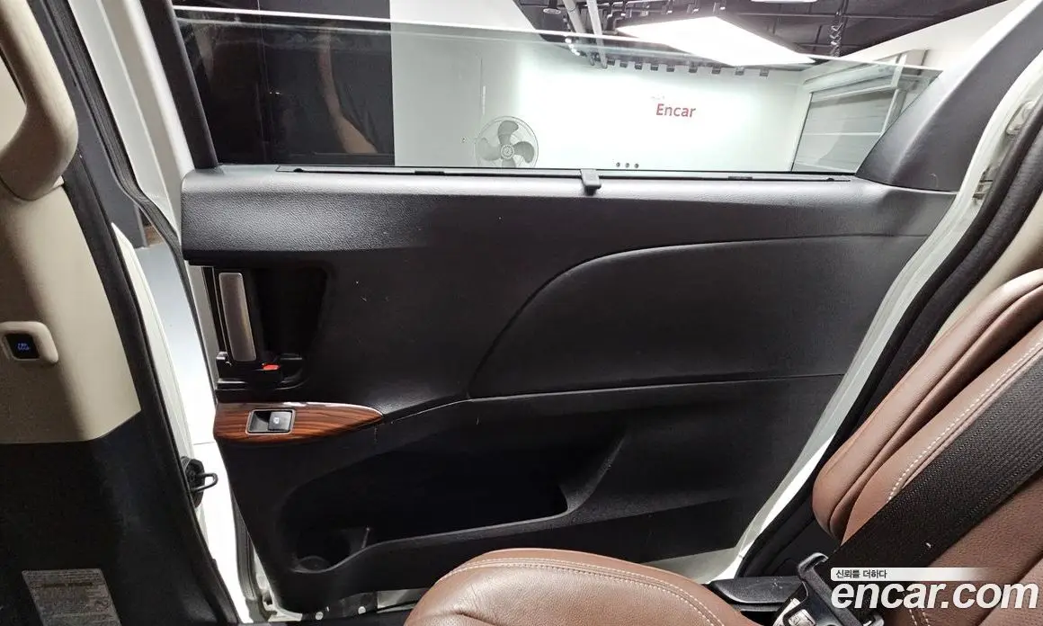 Toyota Sienna 2018 3.5 автомат (гидро), фото 15 Toyota Sienna 2018 3.5 автомат (гидро), фото 15