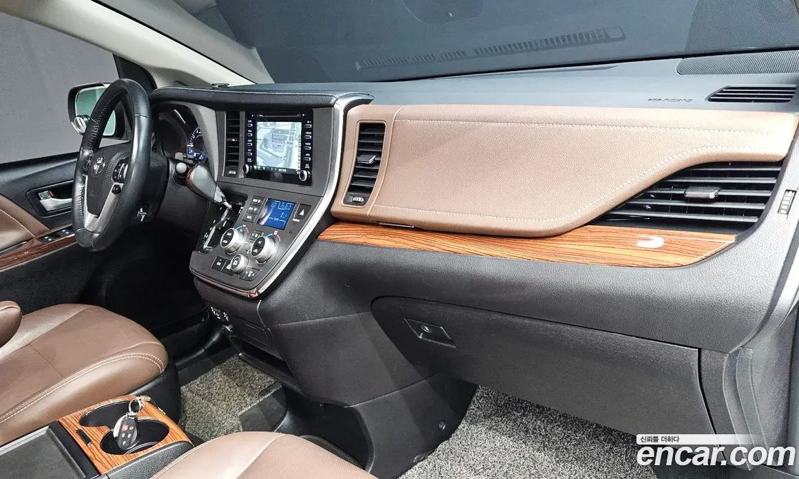 Toyota Sienna 2018 3.5 автомат (гидро), фото 31 Toyota Sienna 2018 3.5 автомат (гидро), фото 31