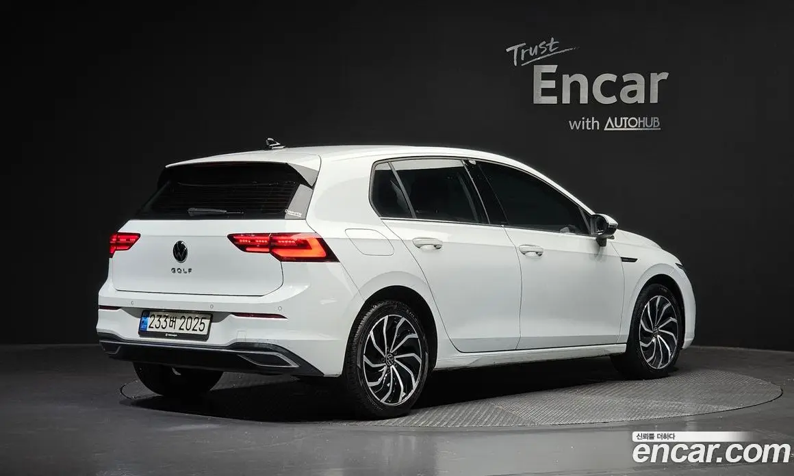 Volkswagen Golf 2022 2.0 автомат (гидро), фото 2 Volkswagen Golf 2022 2.0 автомат (гидро), фото 2