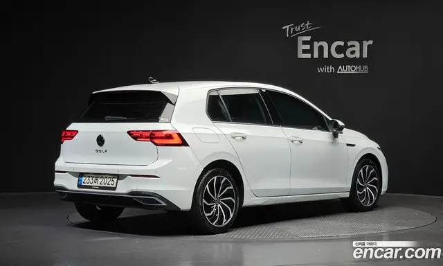 Volkswagen Golf 2022 2.0 автомат (гидро), миниатюра 2 Volkswagen Golf 2022 2.0 автомат (гидро), миниатюра 2