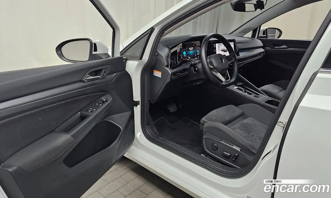 Volkswagen Golf 2022 2.0 автомат (гидро), фото 13 Volkswagen Golf 2022 2.0 автомат (гидро), фото 13
