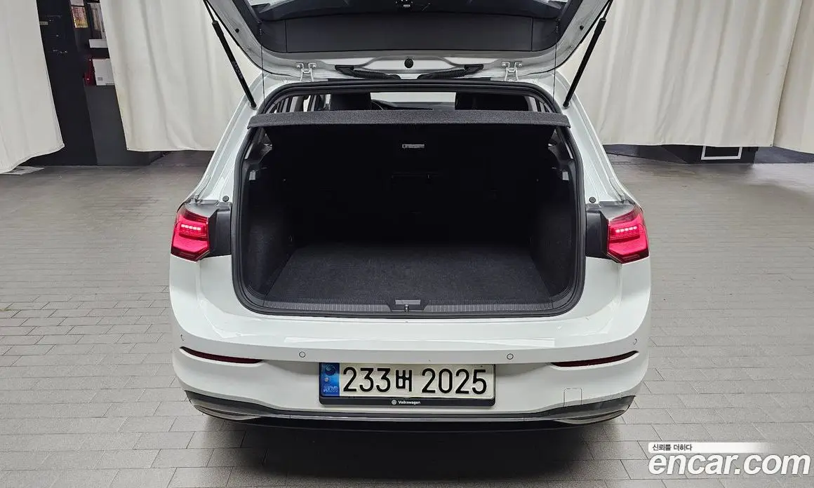 Volkswagen Golf 2022 2.0 автомат (гидро), фото 22 Volkswagen Golf 2022 2.0 автомат (гидро), фото 22