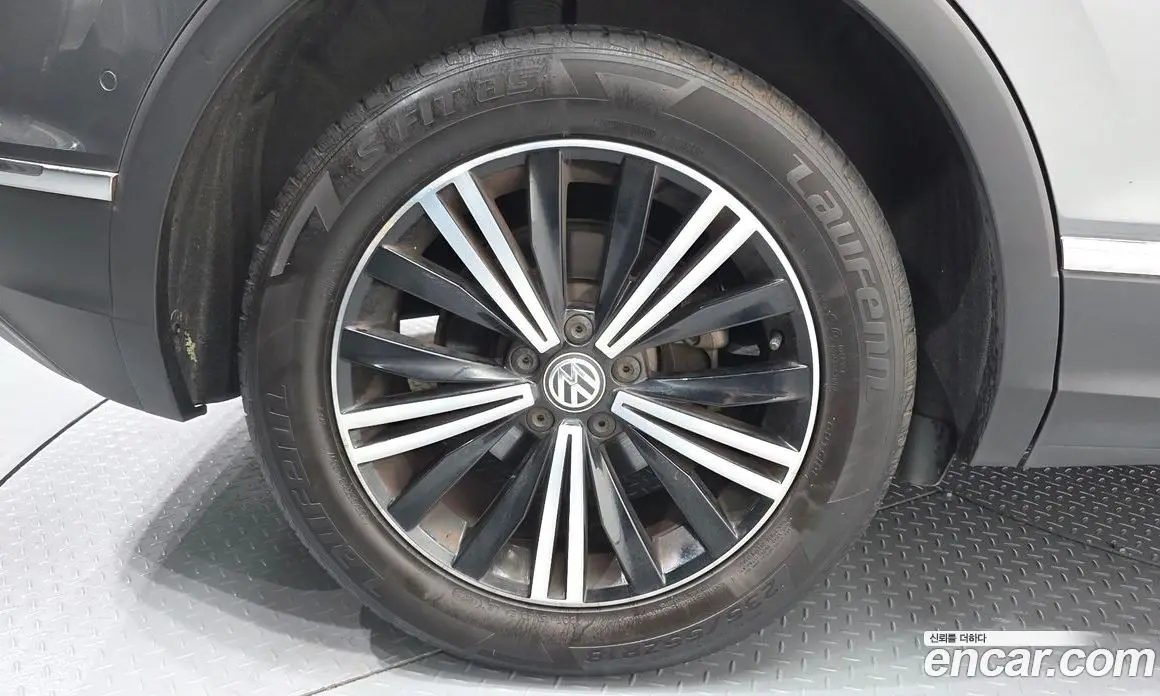 Volkswagen Tiguan 2020 2.0 автомат (гидро), фото 5 Volkswagen Tiguan 2020 2.0 автомат (гидро), фото 5