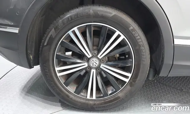 Volkswagen Tiguan 2020 2.0 автомат (гидро), миниатюра 5 Volkswagen Tiguan 2020 2.0 автомат (гидро), миниатюра 5