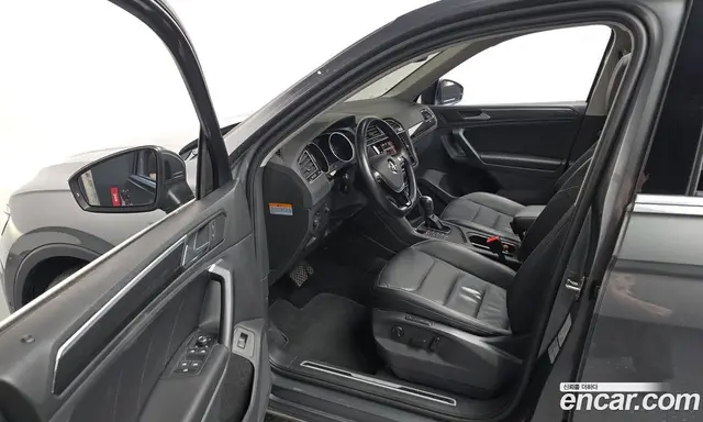 Volkswagen Tiguan 2020 2.0 автомат (гидро), миниатюра 10 Volkswagen Tiguan 2020 2.0 автомат (гидро), миниатюра 10