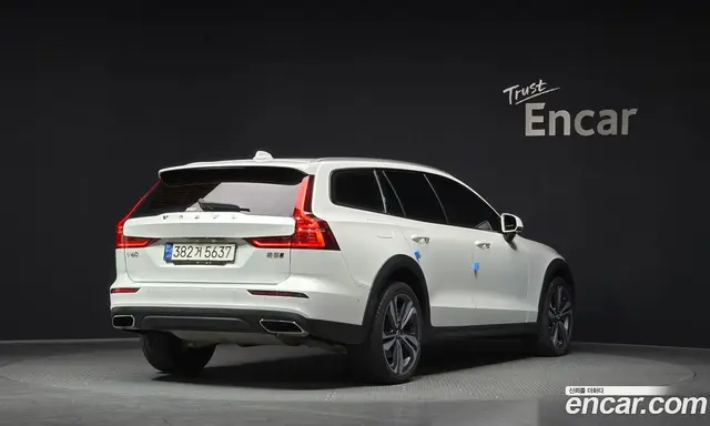 Volvo V60 2021 2.0 автомат (гидро), миниатюра 2 Volvo V60 2021 2.0 автомат (гидро), миниатюра 2