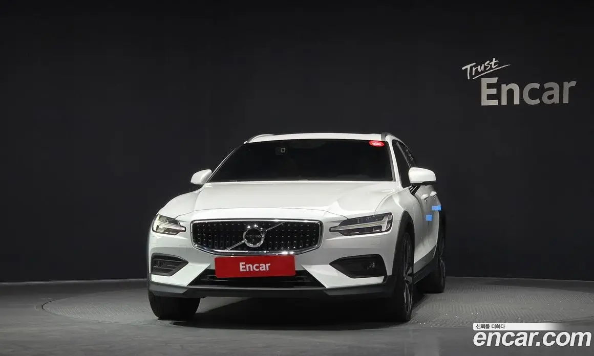 Volvo V60 2021 2.0 автомат (гидро), фото 3 Volvo V60 2021 2.0 автомат (гидро), фото 3