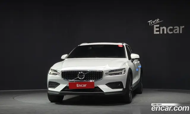 Volvo V60 2021 2.0 автомат (гидро), миниатюра 3 Volvo V60 2021 2.0 автомат (гидро), миниатюра 3