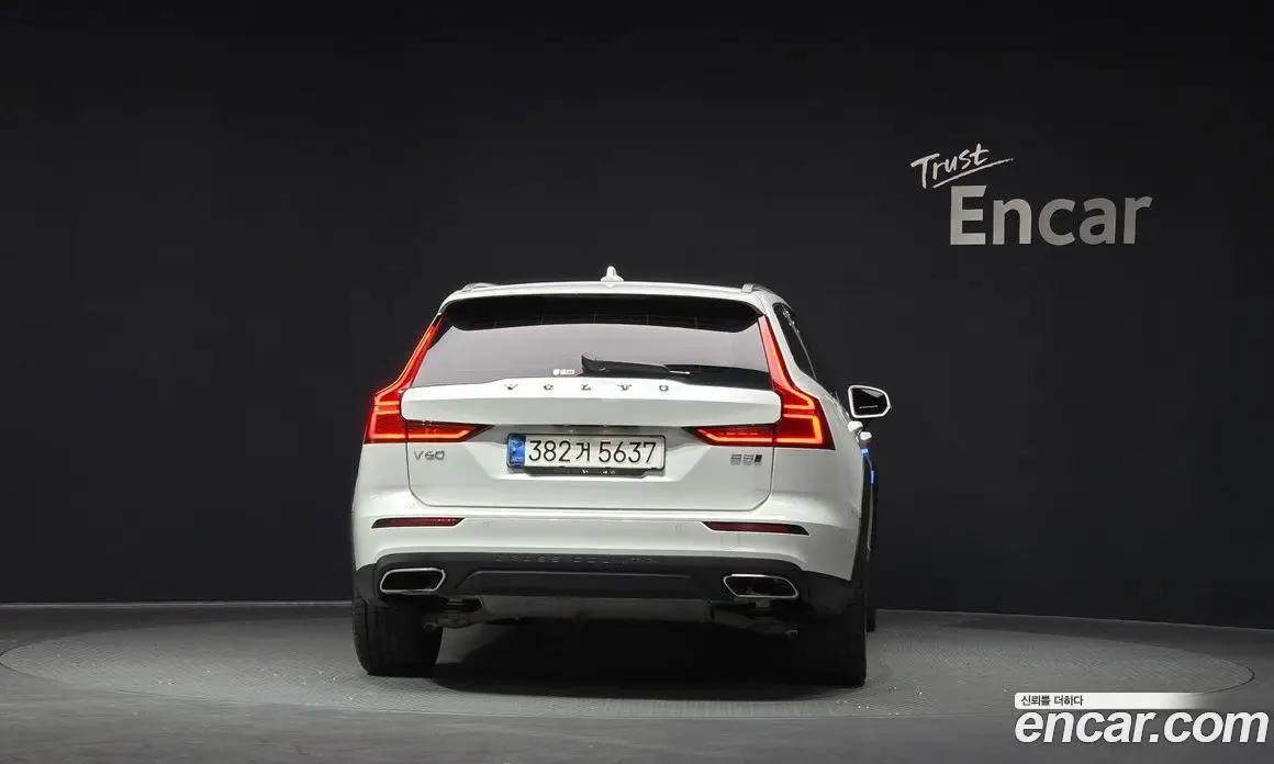 Volvo V60 2021 2.0 автомат (гидро), фото 4 Volvo V60 2021 2.0 автомат (гидро), фото 4