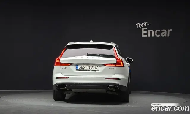 Volvo V60 2021 2.0 автомат (гидро), миниатюра 4 Volvo V60 2021 2.0 автомат (гидро), миниатюра 4