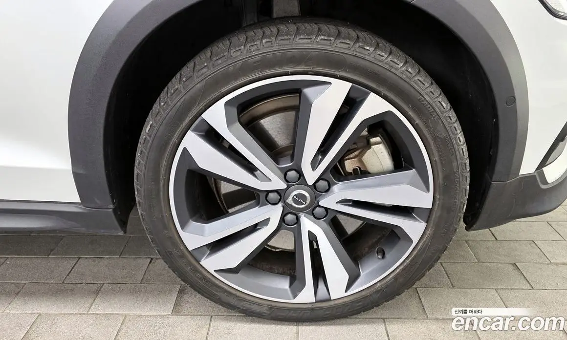 Volvo V60 2021 2.0 автомат (гидро), фото 5 Volvo V60 2021 2.0 автомат (гидро), фото 5
