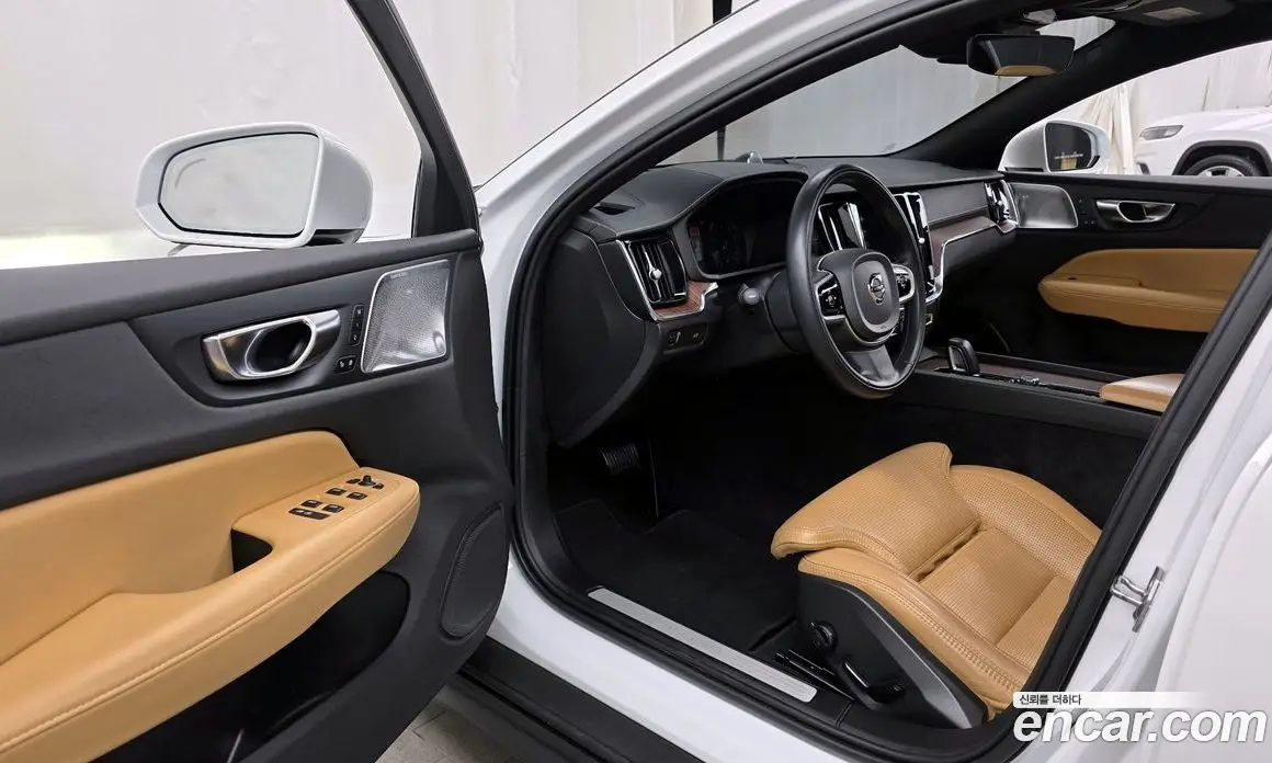 Volvo V60 2021 2.0 автомат (гидро), фото 10 Volvo V60 2021 2.0 автомат (гидро), фото 10
