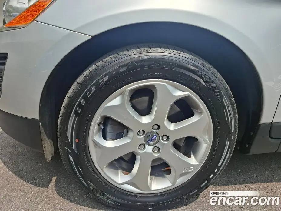Volvo XC60 2011 2.4 автомат (гидро), фото 5 Volvo XC60 2011 2.4 автомат (гидро), фото 5