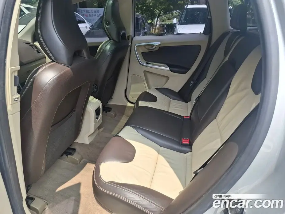 Volvo XC60 2011 2.4 автомат (гидро), фото 7 Volvo XC60 2011 2.4 автомат (гидро), фото 7