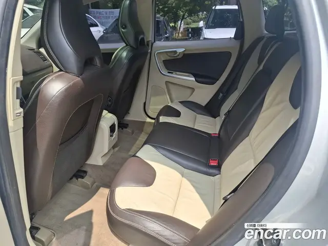 Volvo XC60 2011 2.4 автомат (гидро), миниатюра 7 Volvo XC60 2011 2.4 автомат (гидро), миниатюра 7