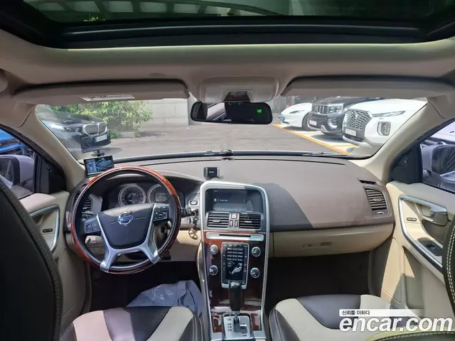 Volvo XC60 2011 2.4 автомат (гидро), миниатюра 9 Volvo XC60 2011 2.4 автомат (гидро), миниатюра 9